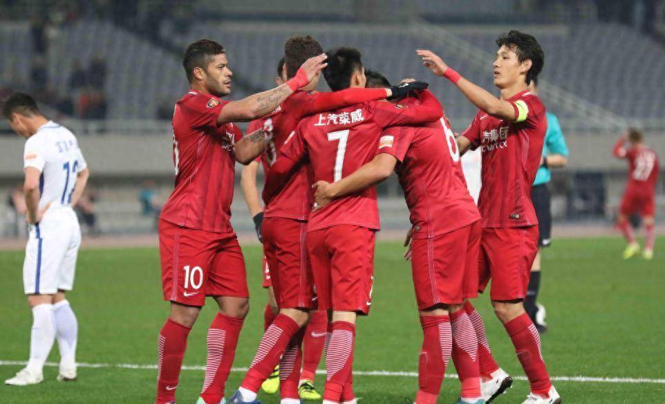 包含国足客场0-1沙特热议:伊万临场差到极致的词条
