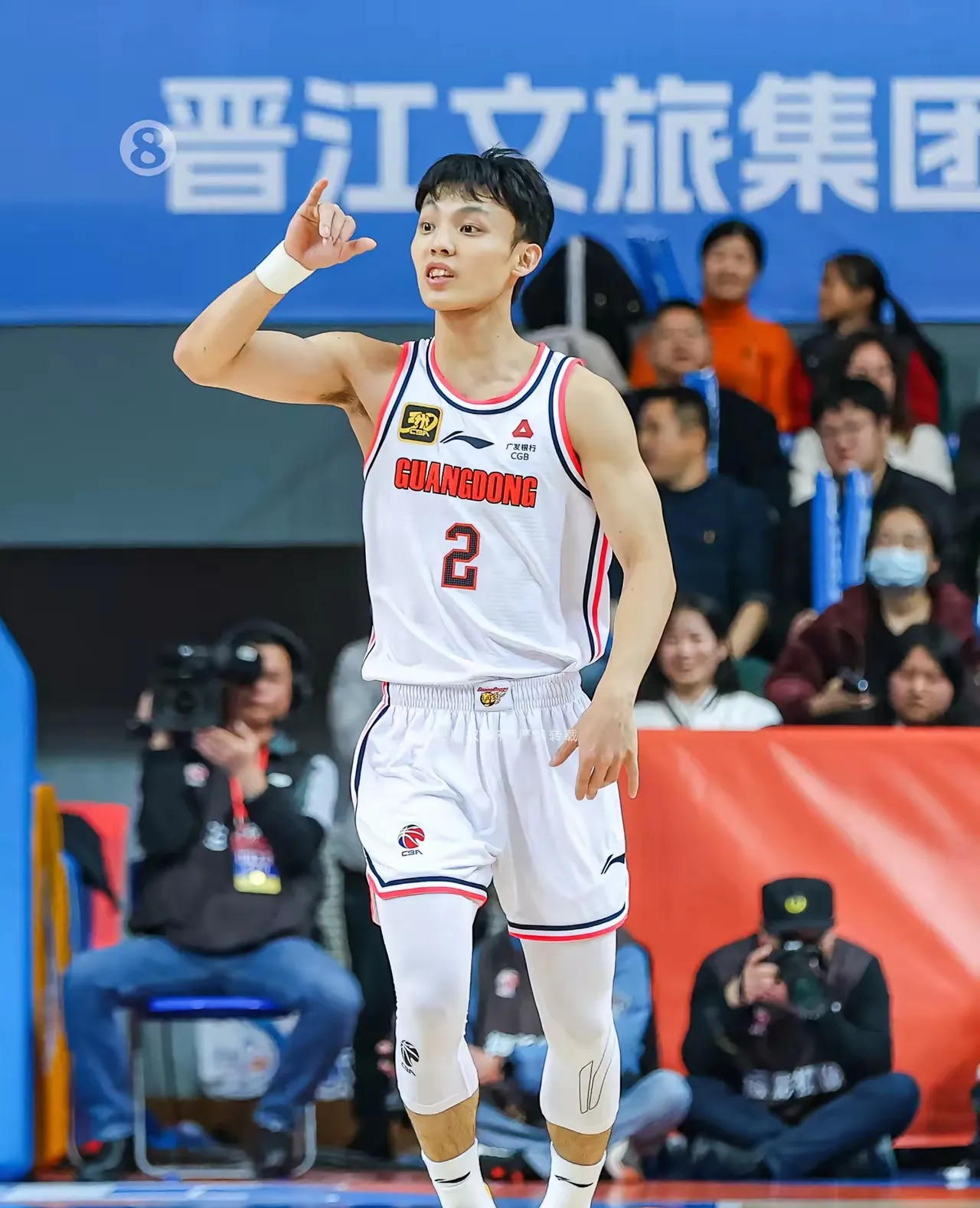 新疆男篮战胜广州队，实力碾压对手再现神勇的简单介绍