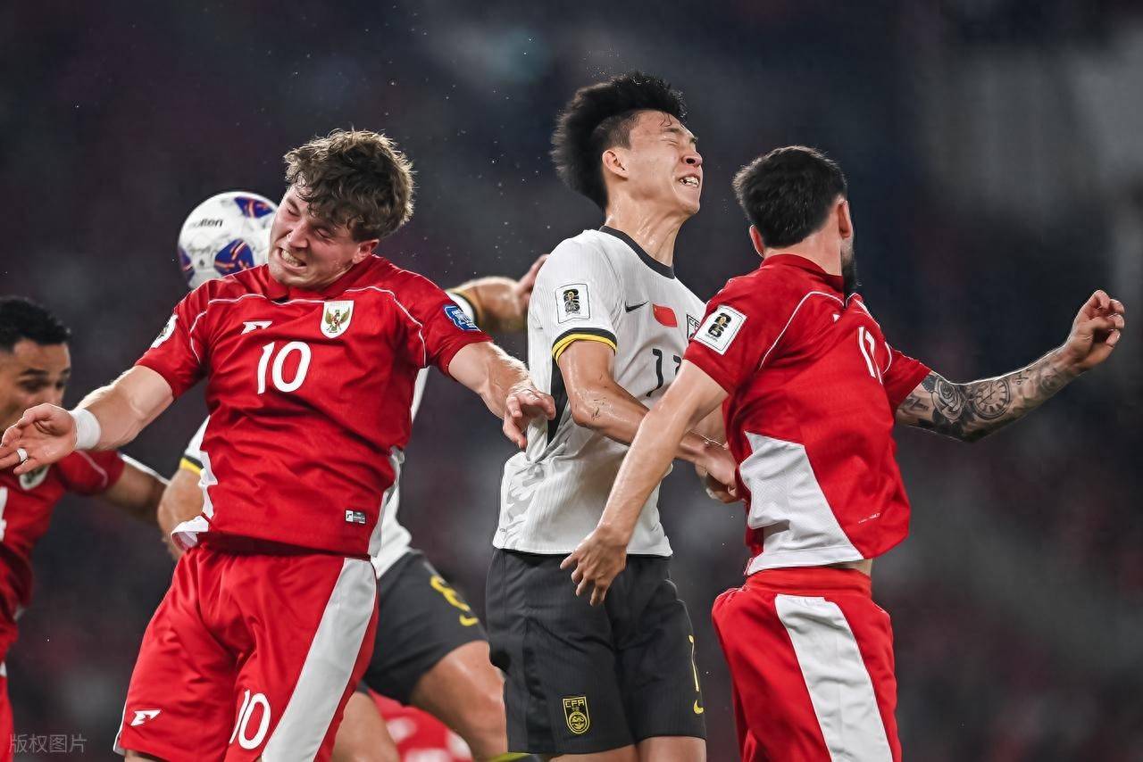 国足评分：颜骏凌张玉宁表现尚可后腰表现难如人意