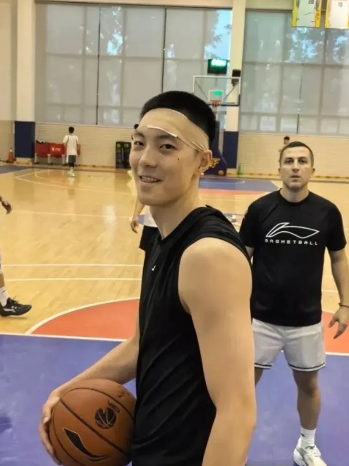 单场11助攻！胡明轩我们欠缺这种强度的比赛